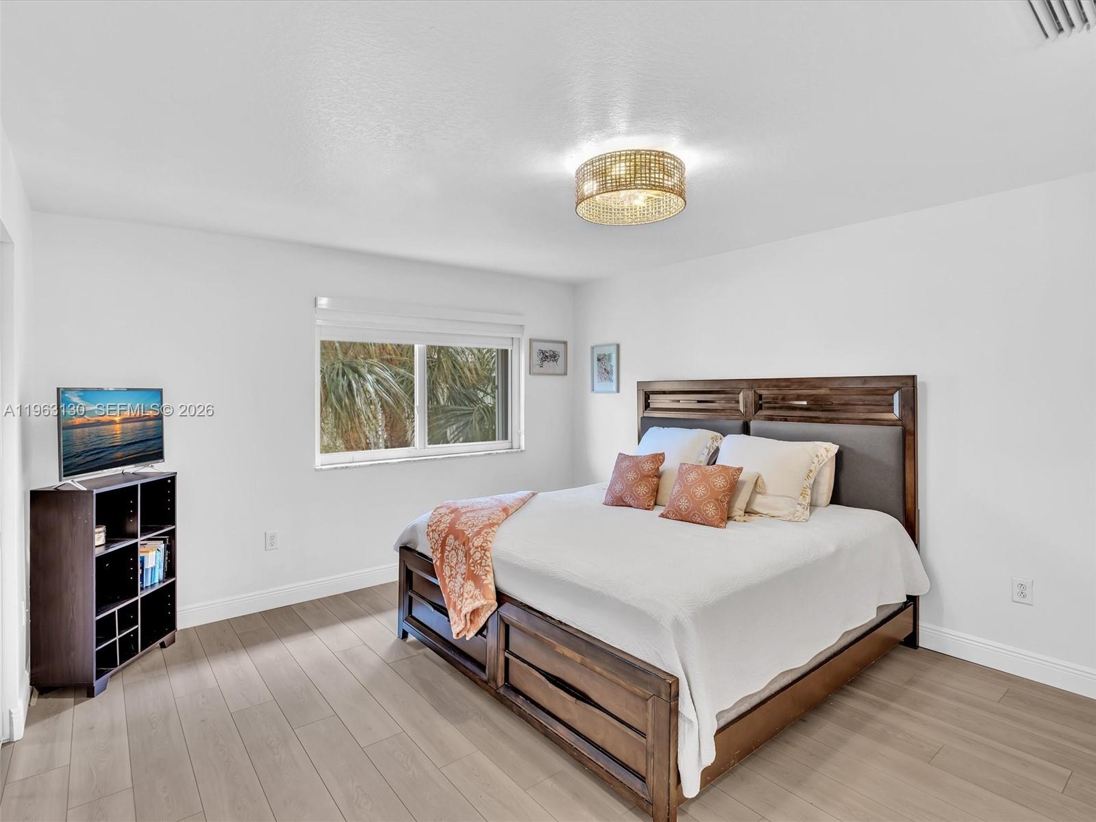 2237 NW 171st Ter Pembroke Pines, FL 33028