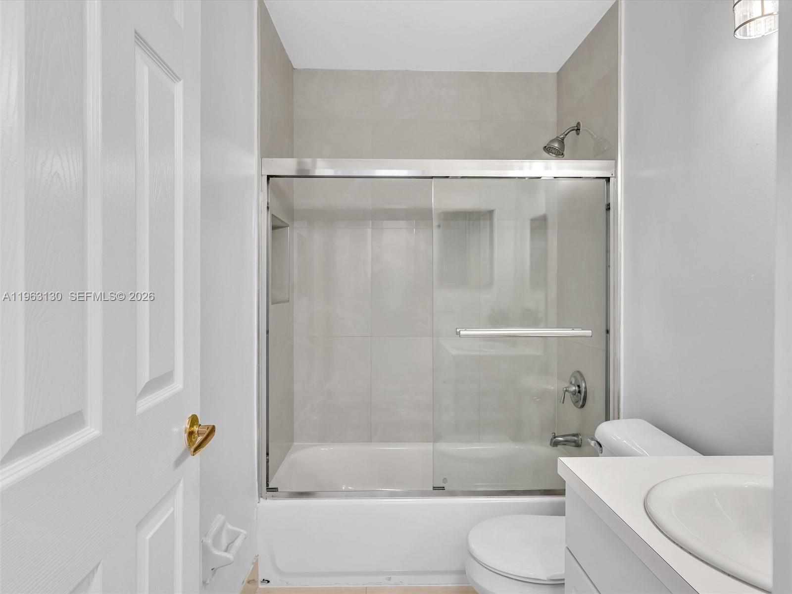 2237 NW 171st Ter Pembroke Pines, FL 33028