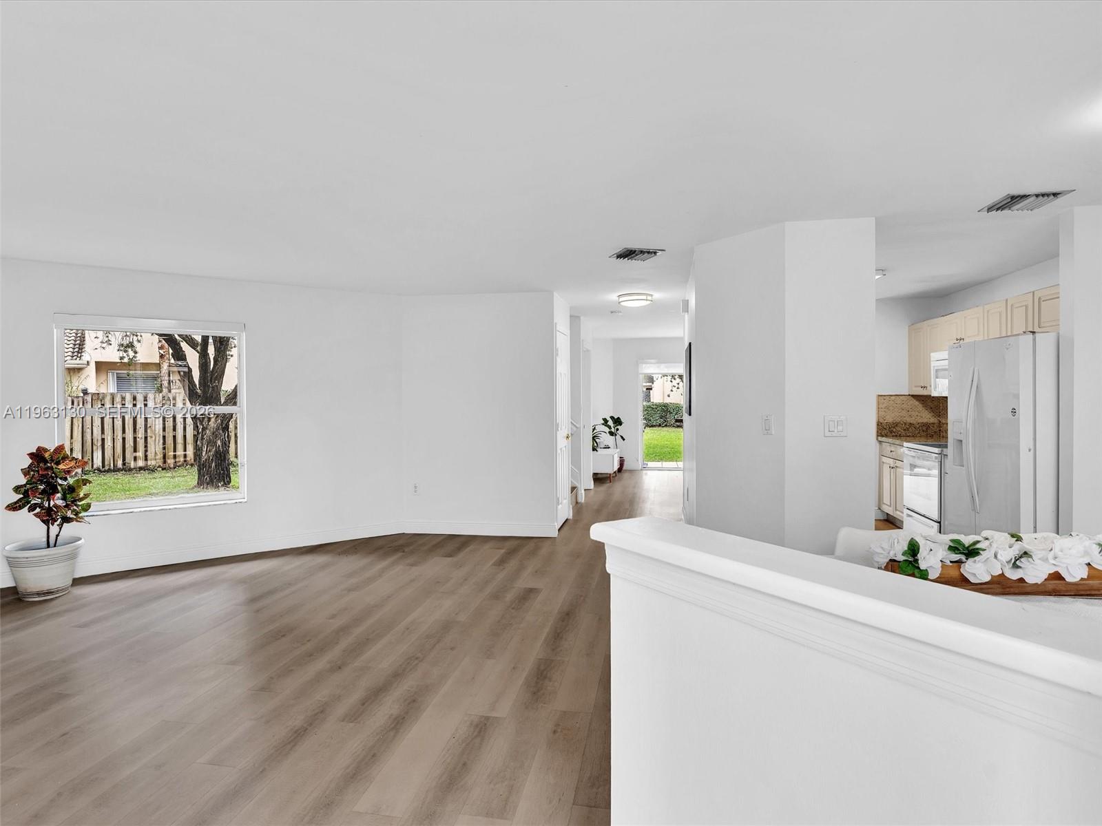 2237 NW 171st Ter Pembroke Pines, FL 33028