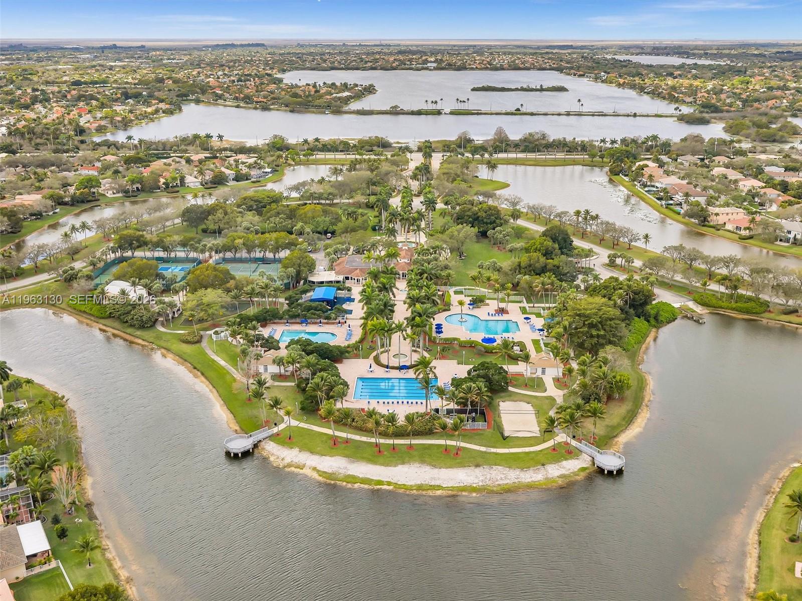 2237 NW 171st Ter Pembroke Pines, FL 33028