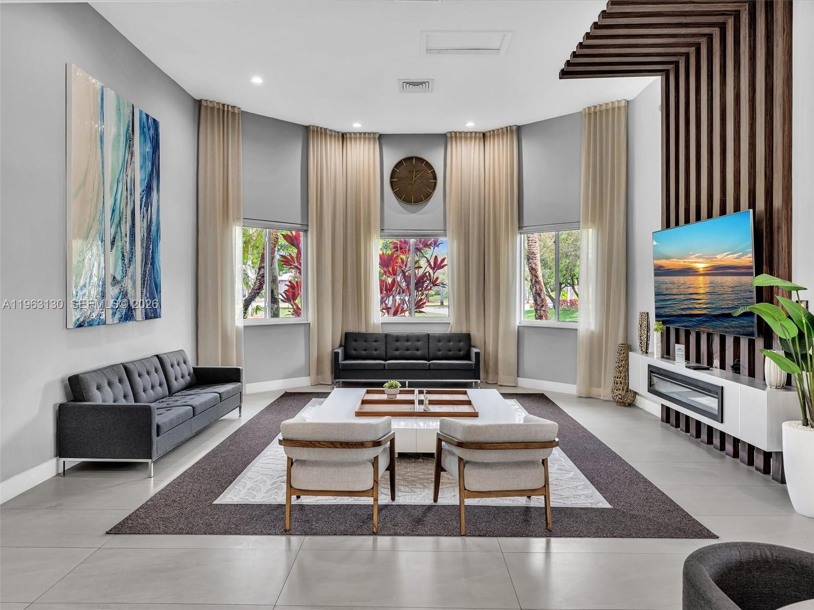 2237 NW 171st Ter Pembroke Pines, FL 33028