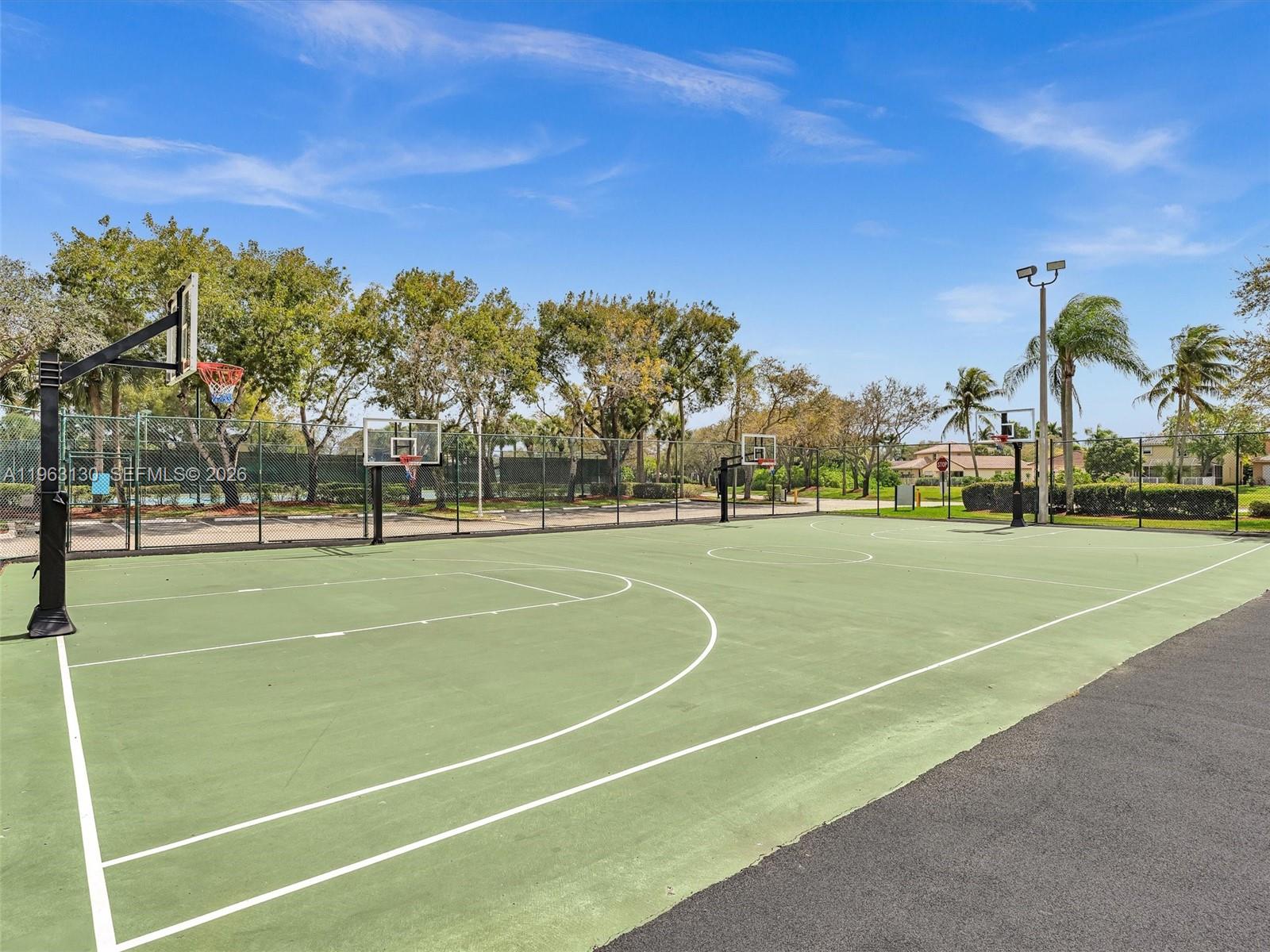 2237 NW 171st Ter Pembroke Pines, FL 33028