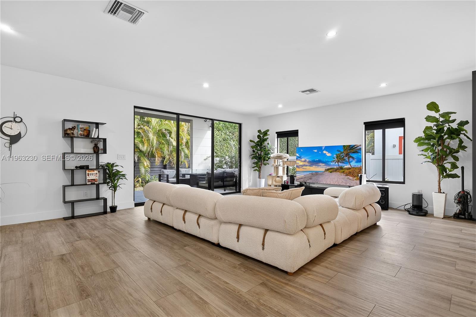 913 NE 15th St Fort Lauderdale, FL 33304