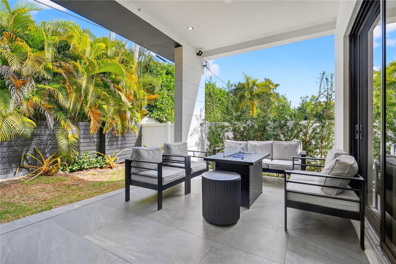 913 NE 15th St Fort Lauderdale, FL 33304