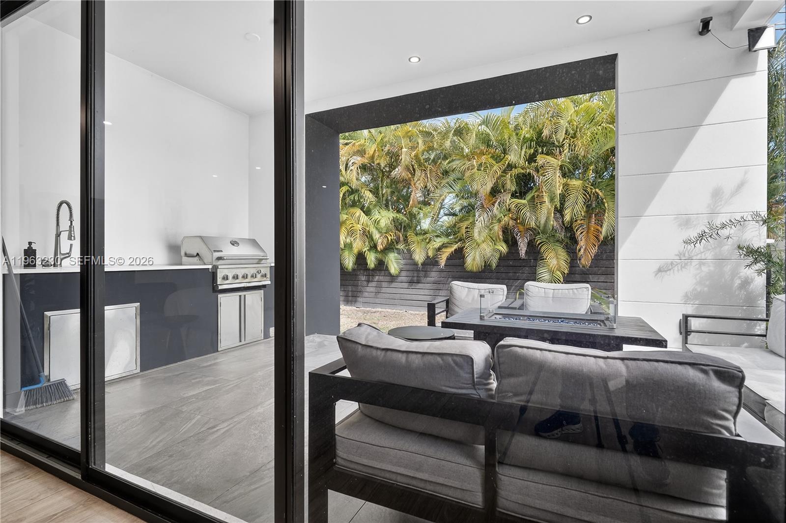 913 NE 15th St Fort Lauderdale, FL 33304