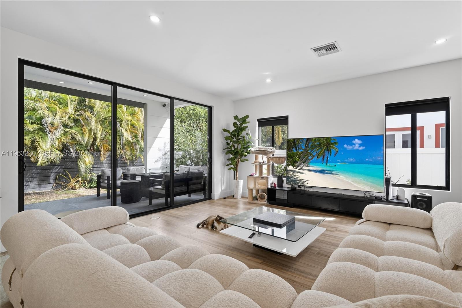 913 NE 15th St Fort Lauderdale, FL 33304