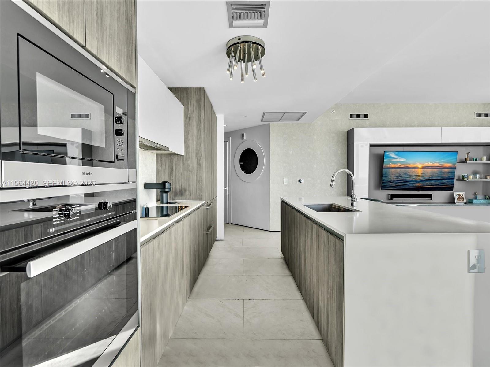 2900 NE 7th Ave #3307 Miami, FL 33137