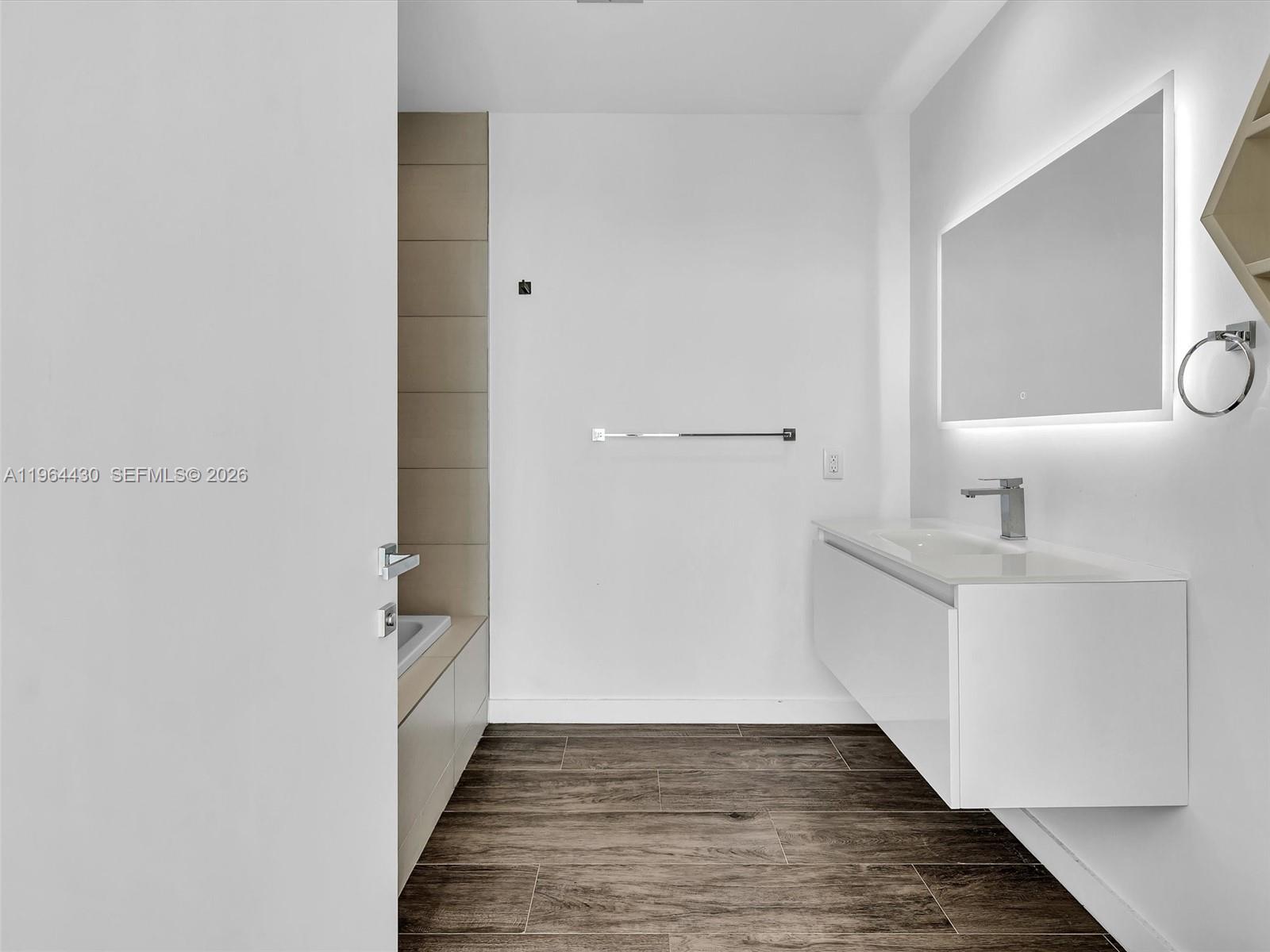 2900 NE 7th Ave #3307 Miami, FL 33137