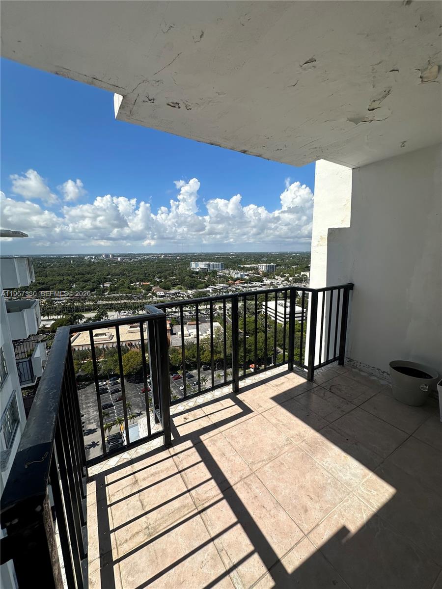 2750 NE 183rd St #PH07 Aventura, FL 33160