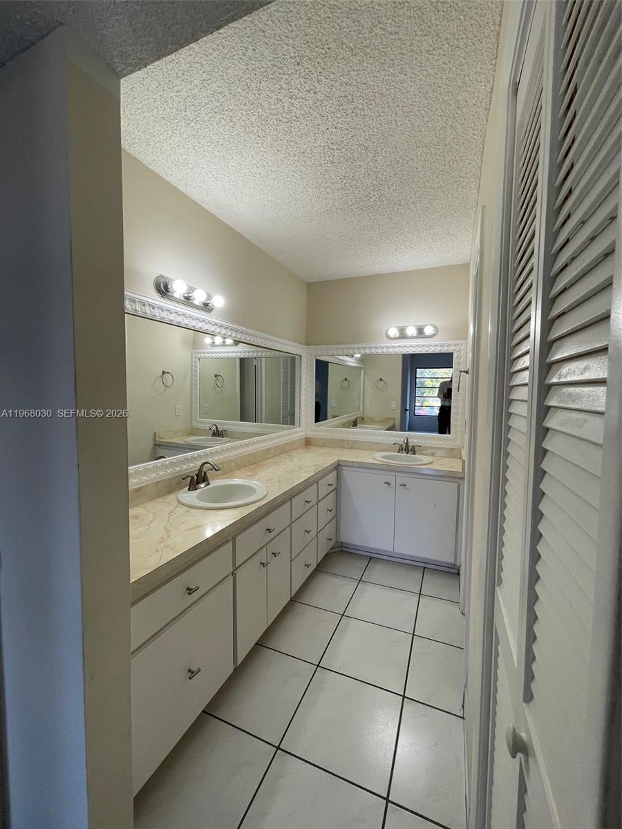 1350 SW 122nd Ave #212 Miami, FL 33184
