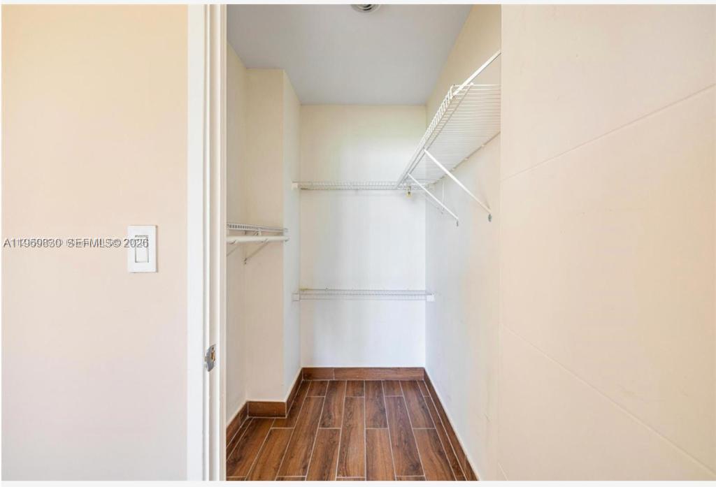 image Winston Towers 70013