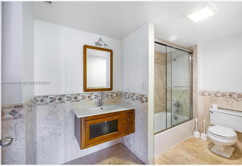 image Winston Towers 70019