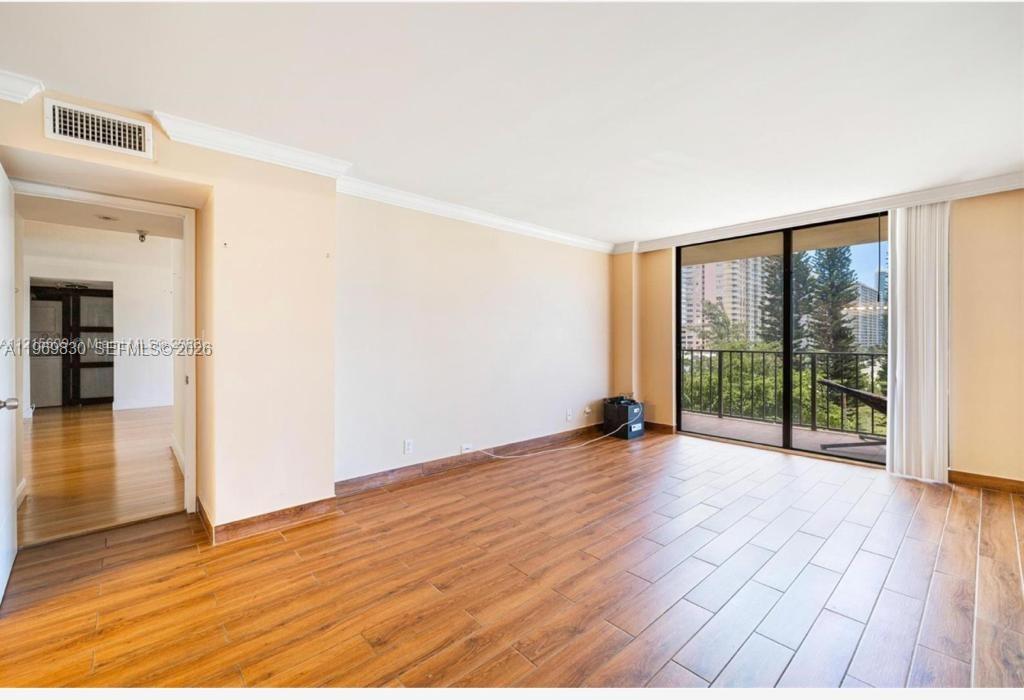 image Winston Towers 7004