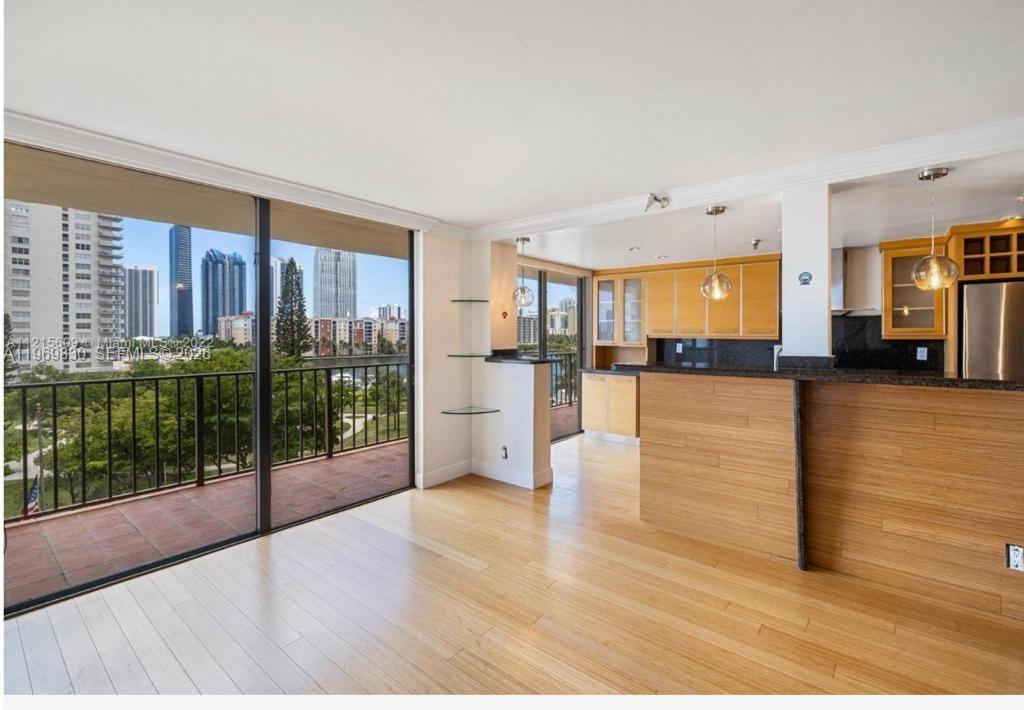 image Winston Towers 7006