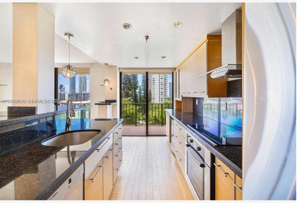 image Winston Towers 7007