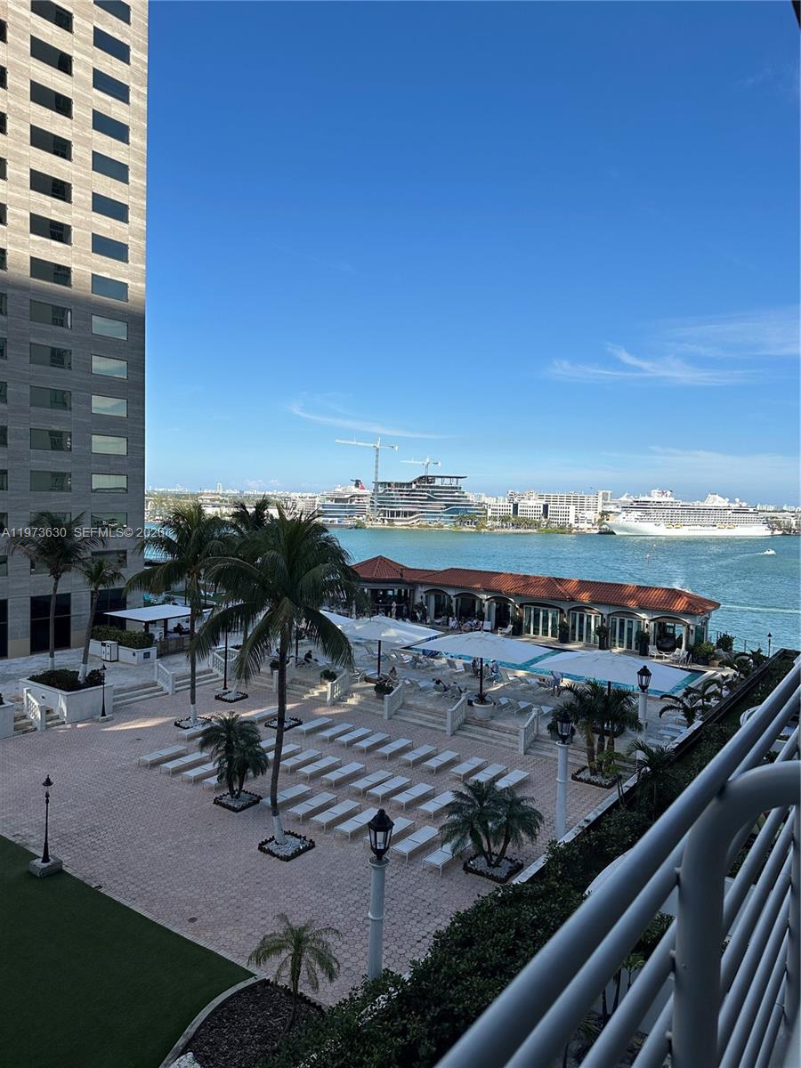 335 S Biscayne Blvd #1002 Miami, FL 33131