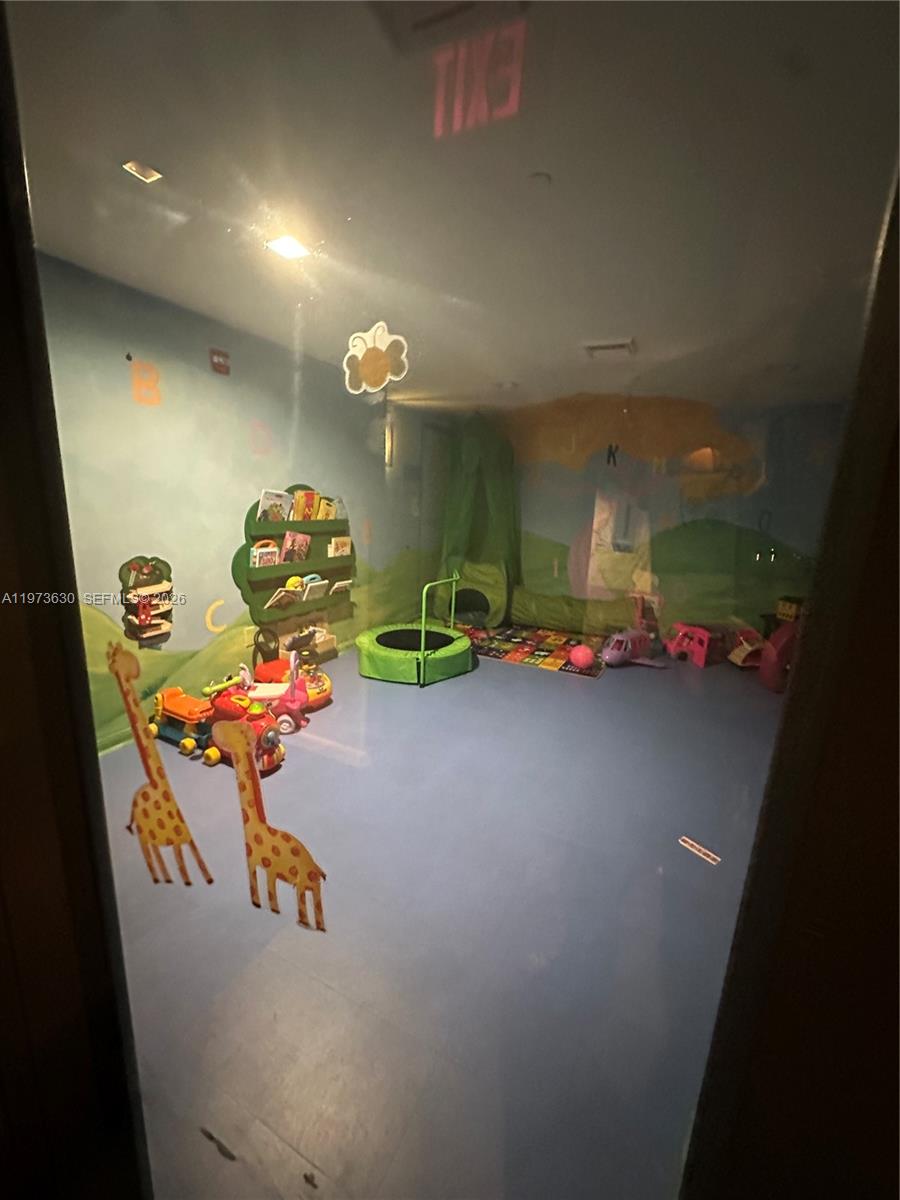 335 S Biscayne Blvd #1002 Miami, FL 33131