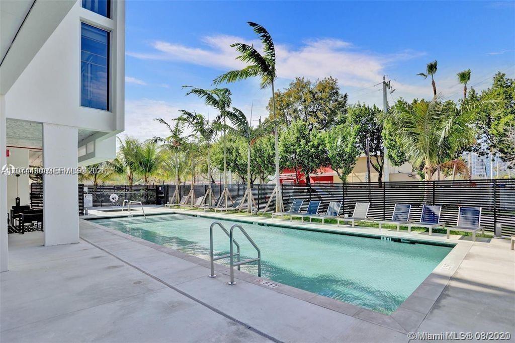 13800 Highland Dr #403 North Miami Beach, FL 33181