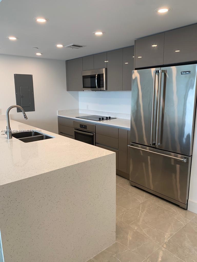 13800 Highland Dr #403 North Miami Beach, FL 33181