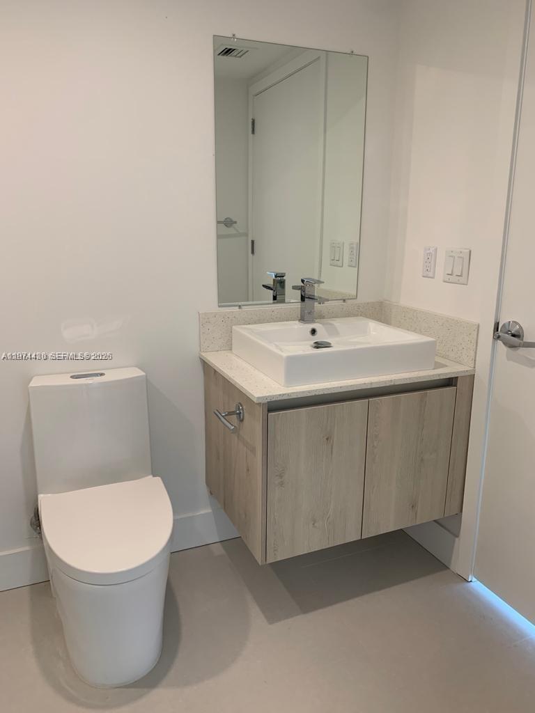 13800 Highland Dr #403 North Miami Beach, FL 33181