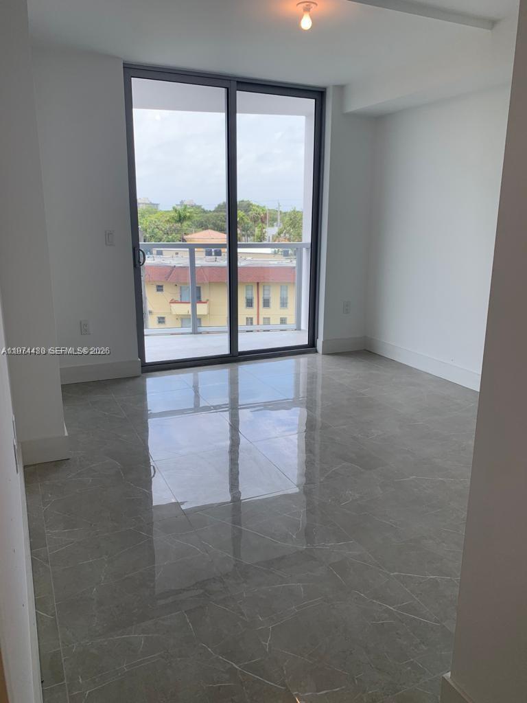 13800 Highland Dr #403 North Miami Beach, FL 33181