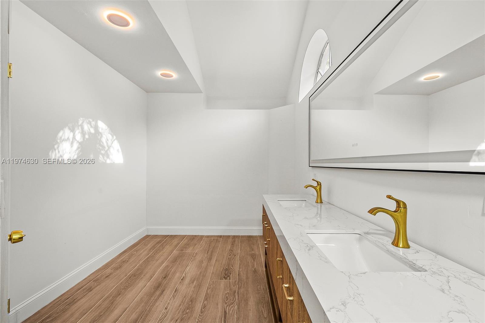 3785 NE 209th Ter Aventura, FL 33180