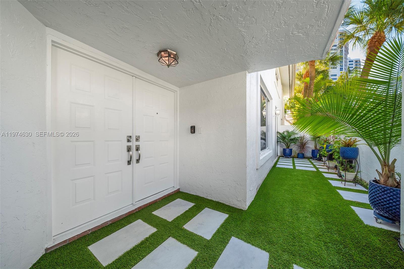 3785 NE 209th Ter Aventura, FL 33180