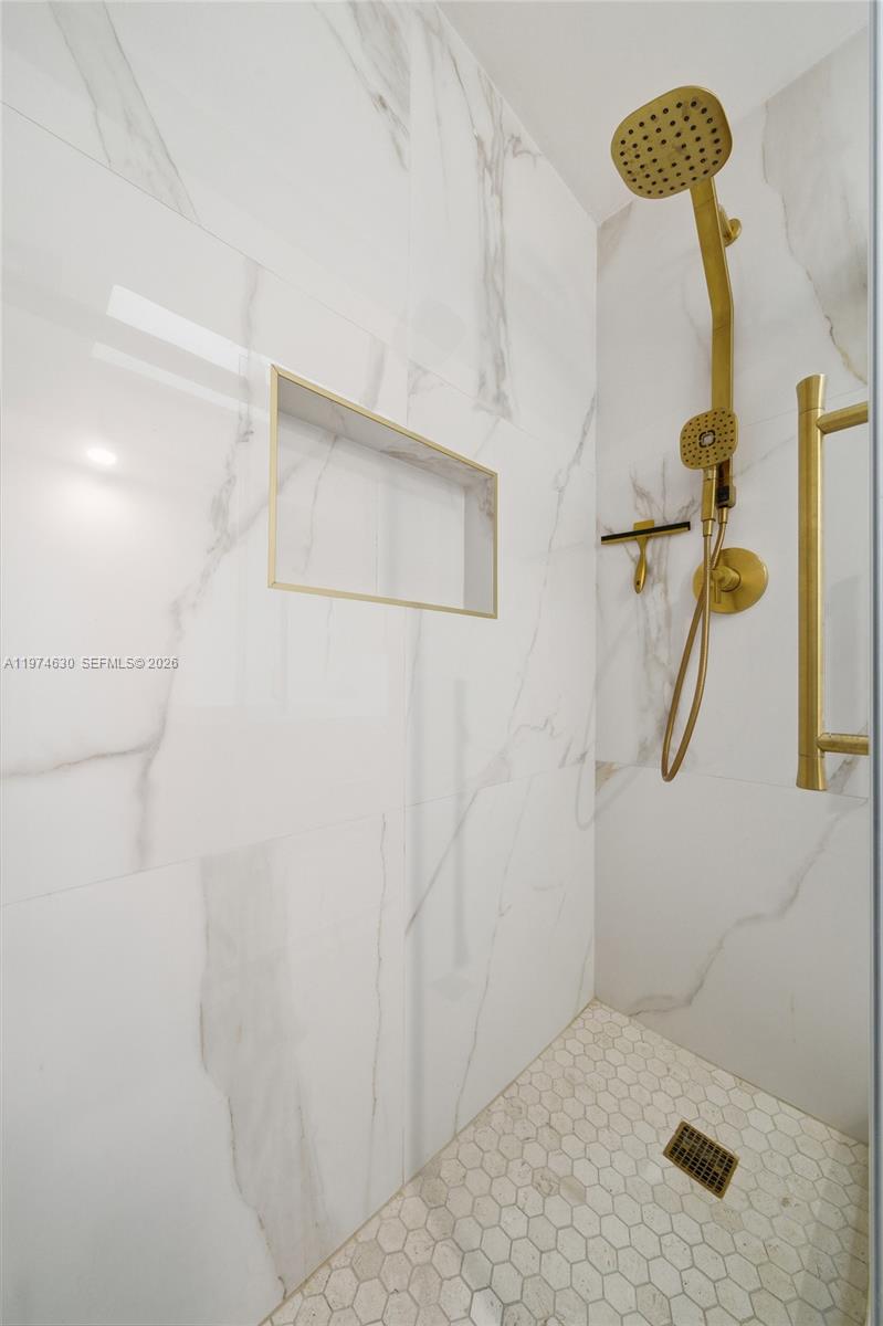 3785 NE 209th Ter Aventura, FL 33180