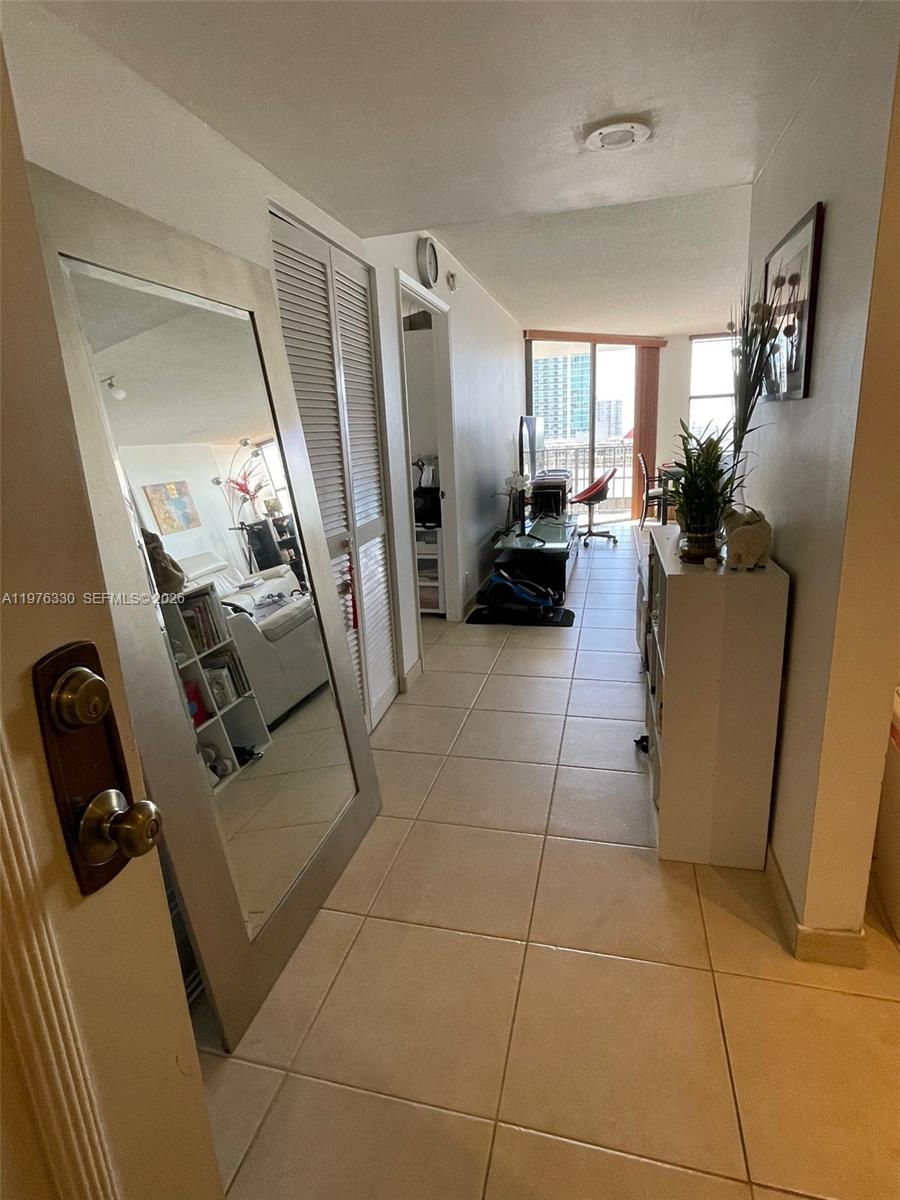 1901 Brickell Ave #B2207