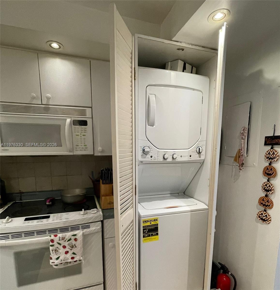 image Brickell Place II7