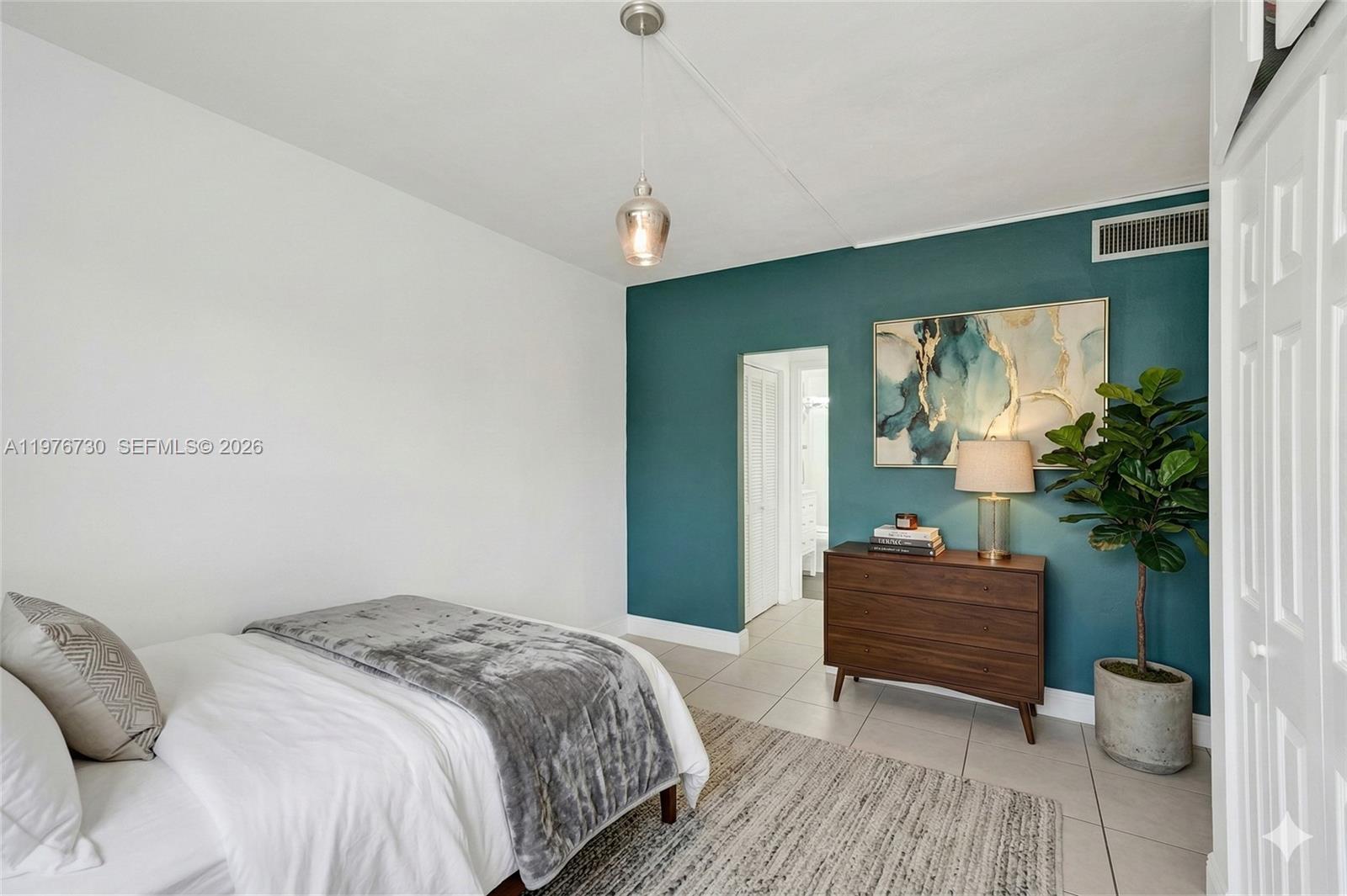 1880 S Treasure Dr #2G North Bay Village, FL 33141