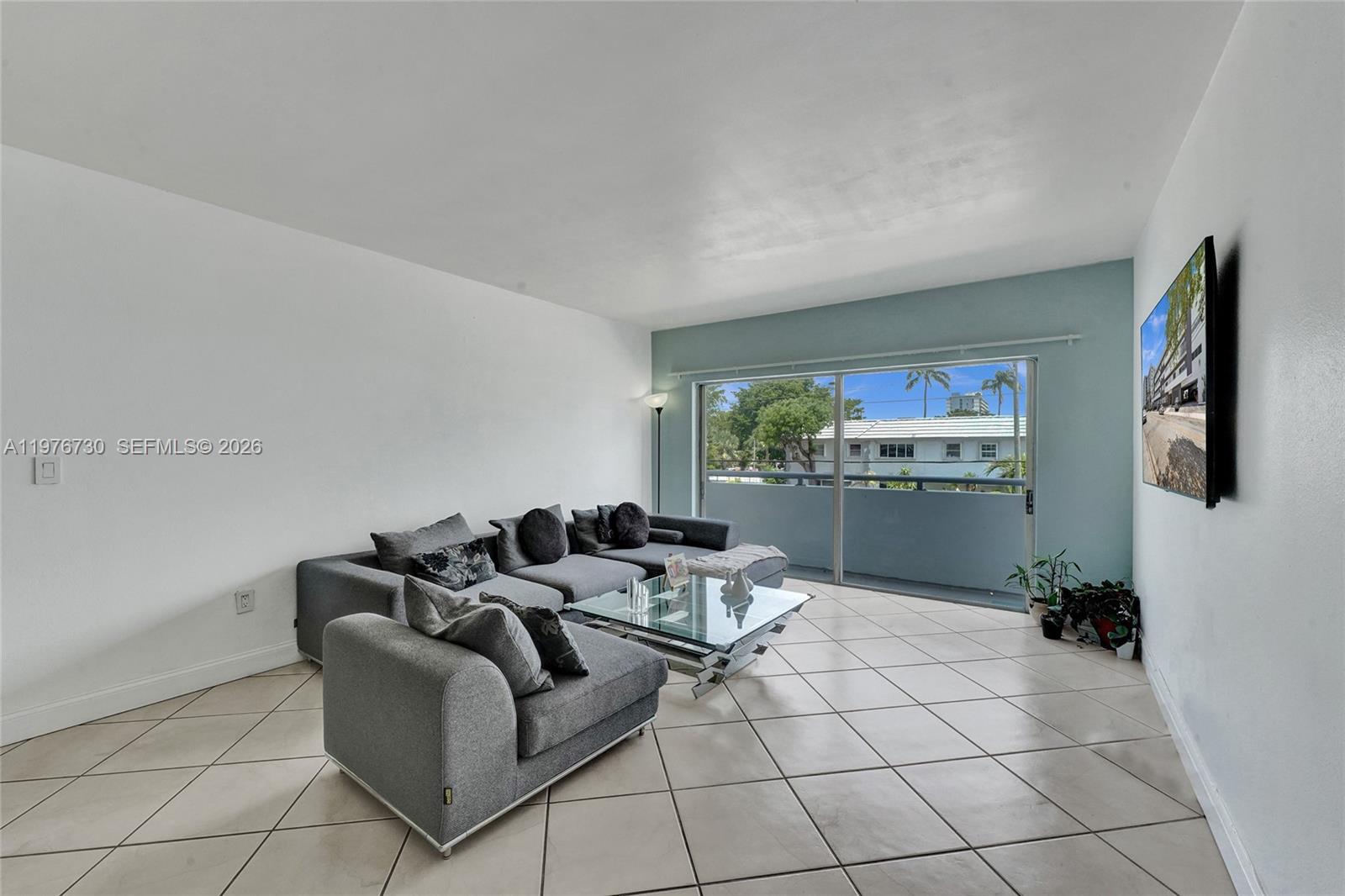 1880 S Treasure Dr #2G North Bay Village, FL 33141