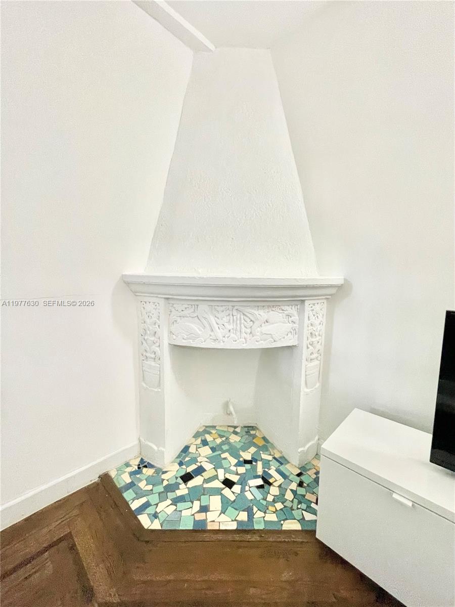 439 15th St #18 Miami Beach, FL 33139