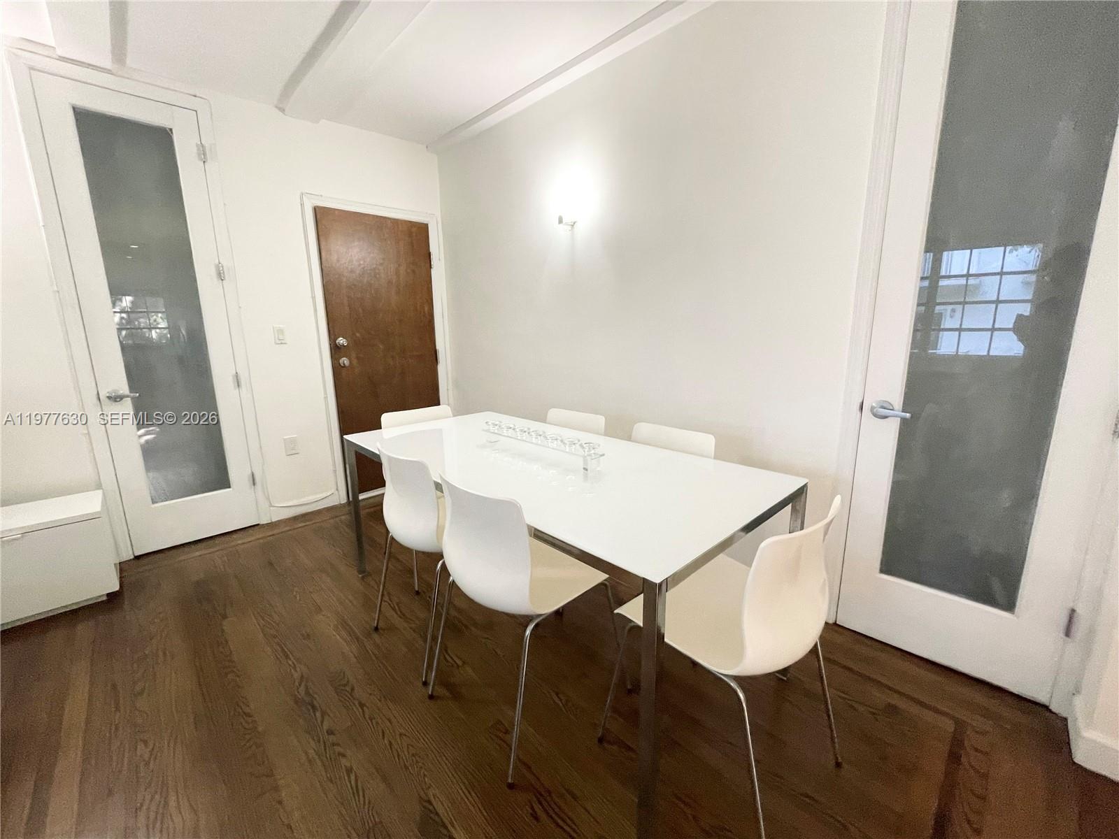 439 15th St #18 Miami Beach, FL 33139