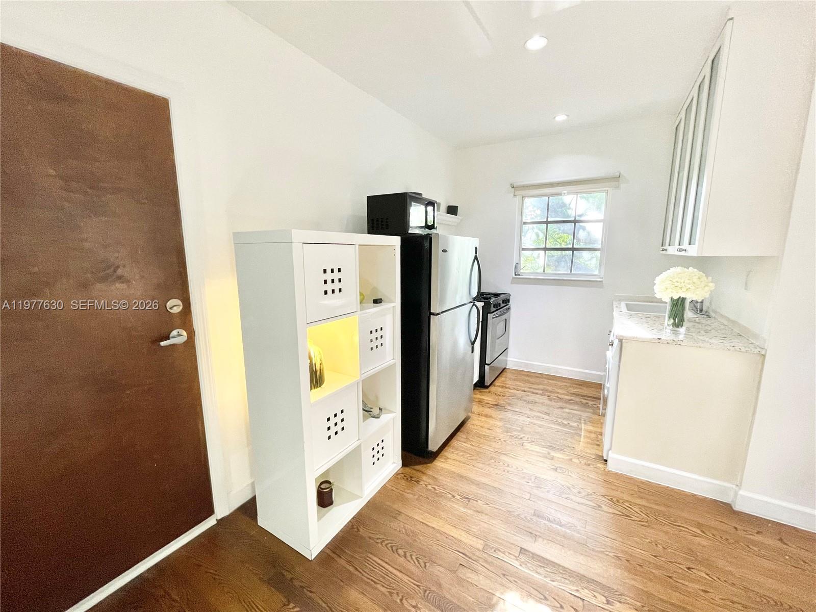 439 15th St #18 Miami Beach, FL 33139