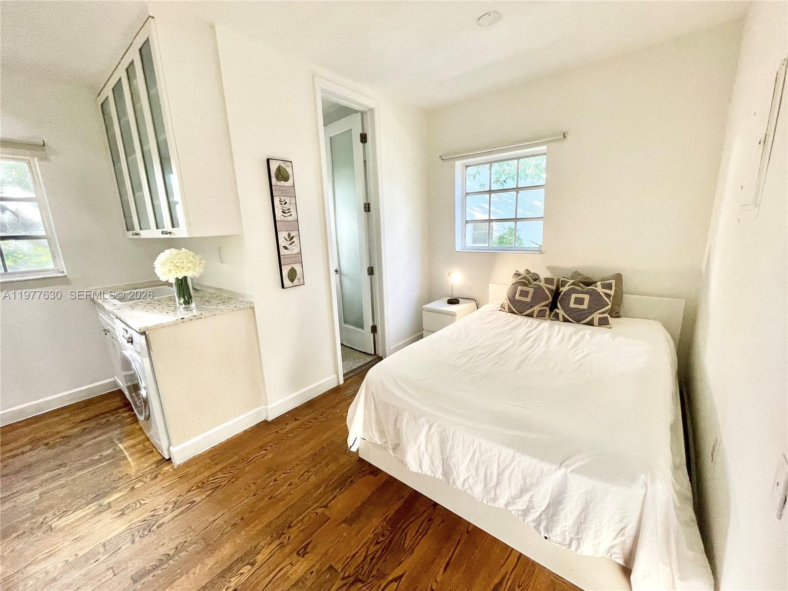 439 15th St #18 Miami Beach, FL 33139