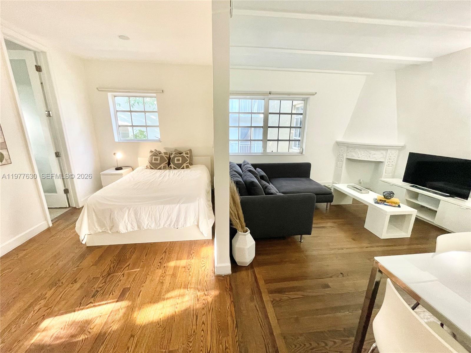 439 15th St #18 Miami Beach, FL 33139