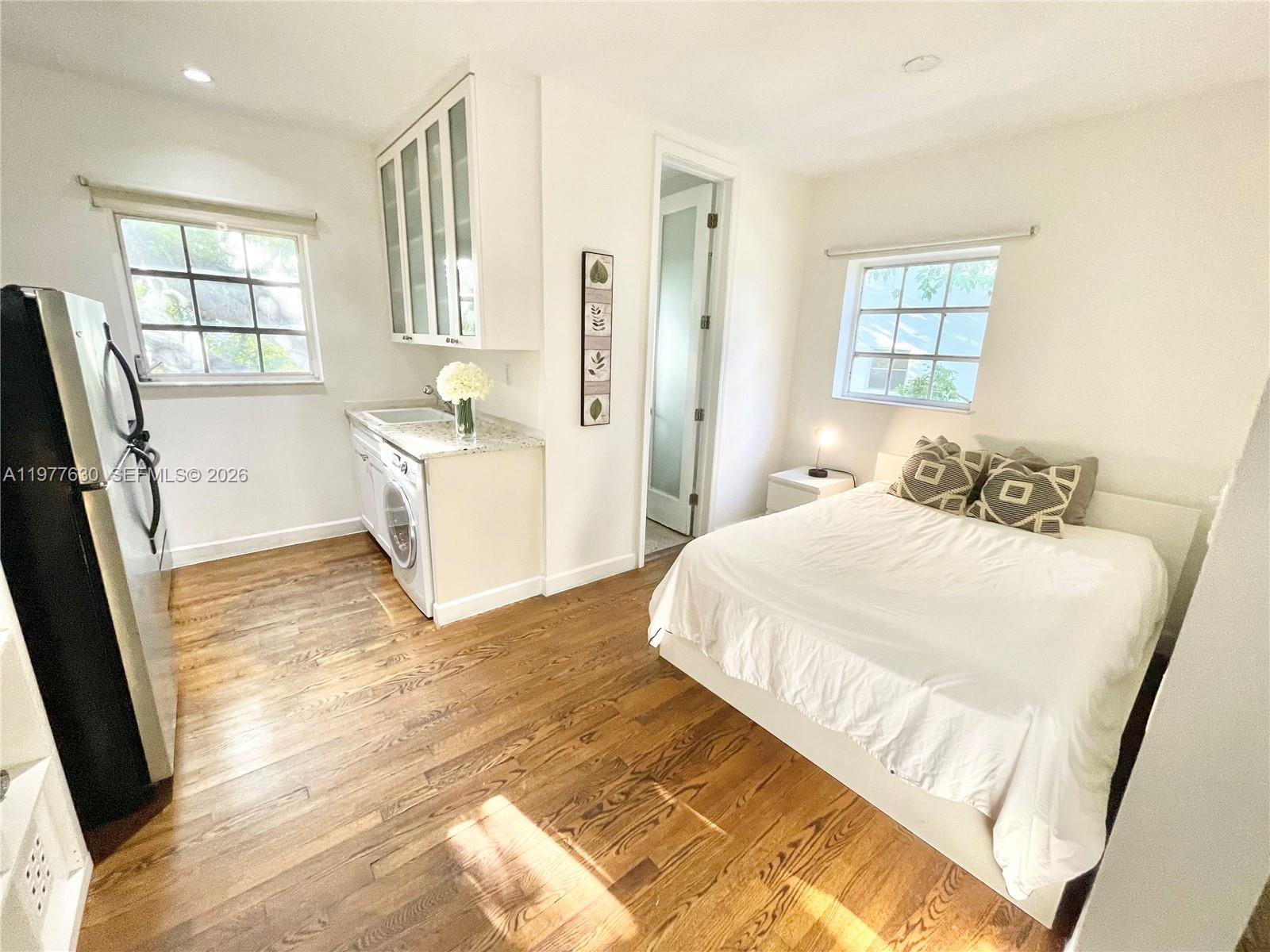 439 15th St #18 Miami Beach, FL 33139