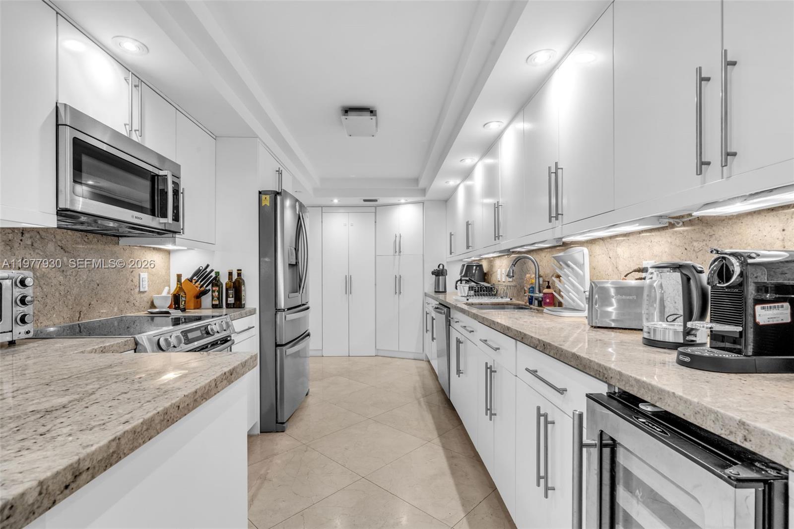 1121 Crandon Blvd #E1203 Key Biscayne, FL 33149