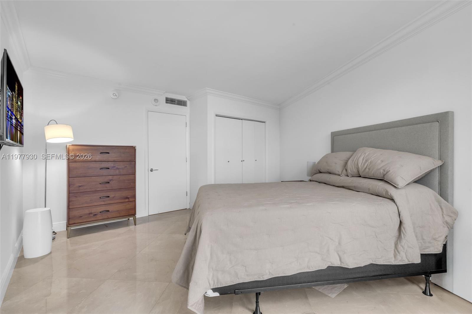 1121 Crandon Blvd #E1203 Key Biscayne, FL 33149