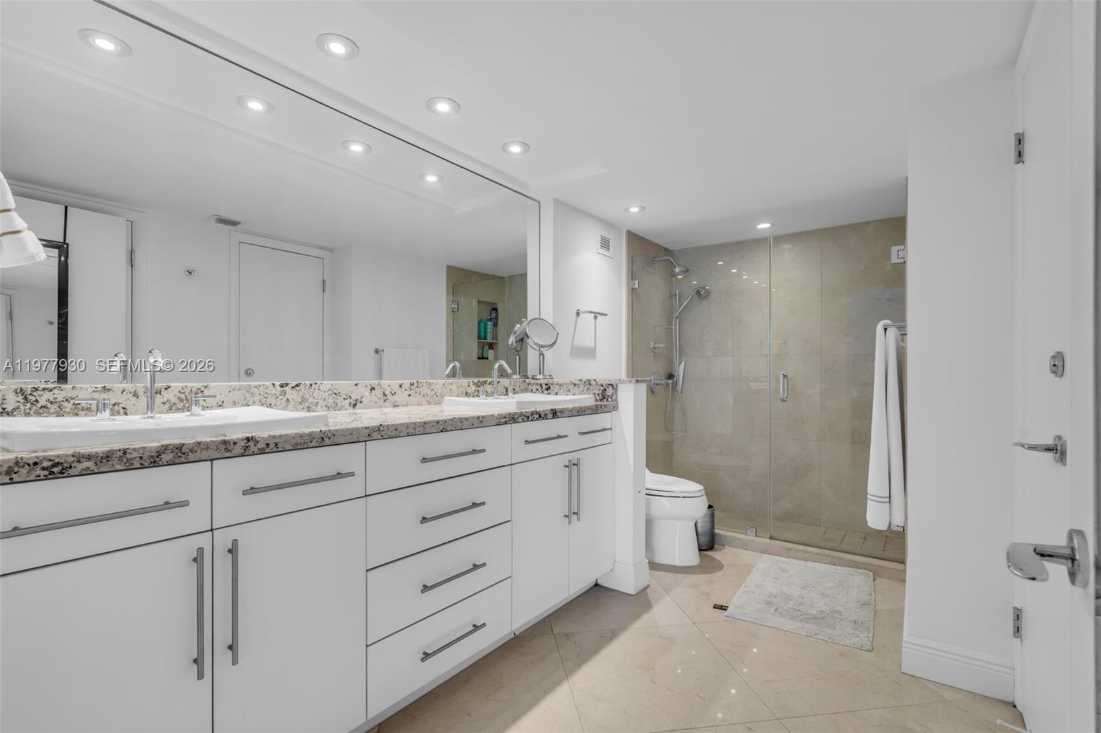 1121 Crandon Blvd #E1203 Key Biscayne, FL 33149