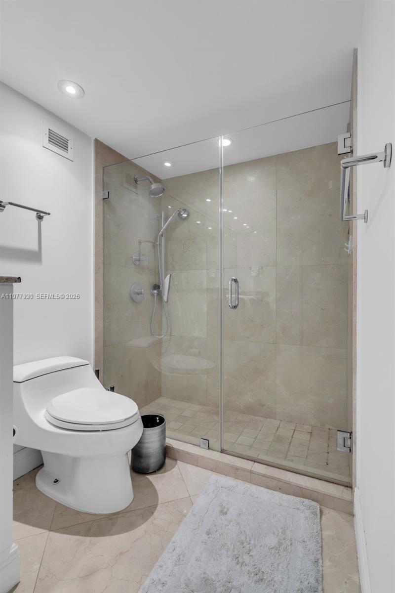 1121 Crandon Blvd #E1203 Key Biscayne, FL 33149