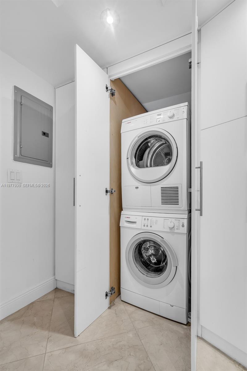 1121 Crandon Blvd #E1203 Key Biscayne, FL 33149