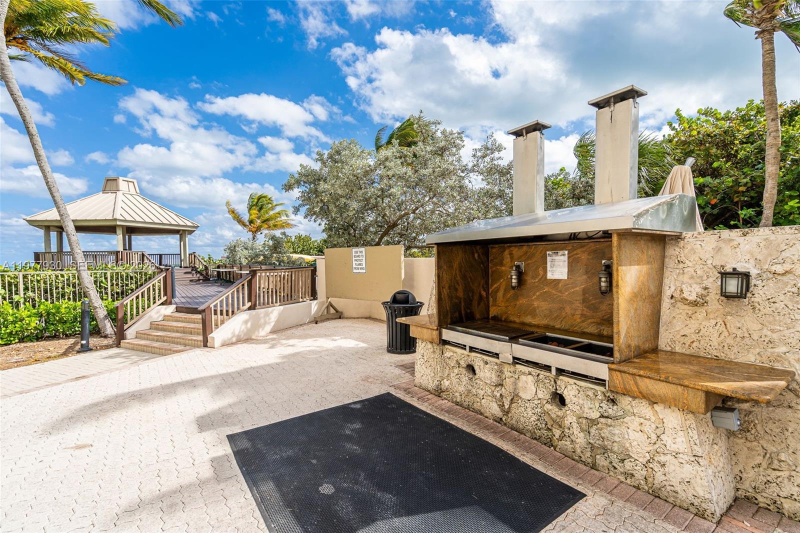 1121 Crandon Blvd #E1203 Key Biscayne, FL 33149