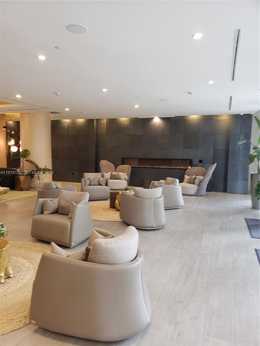 image Aria on the Bay21