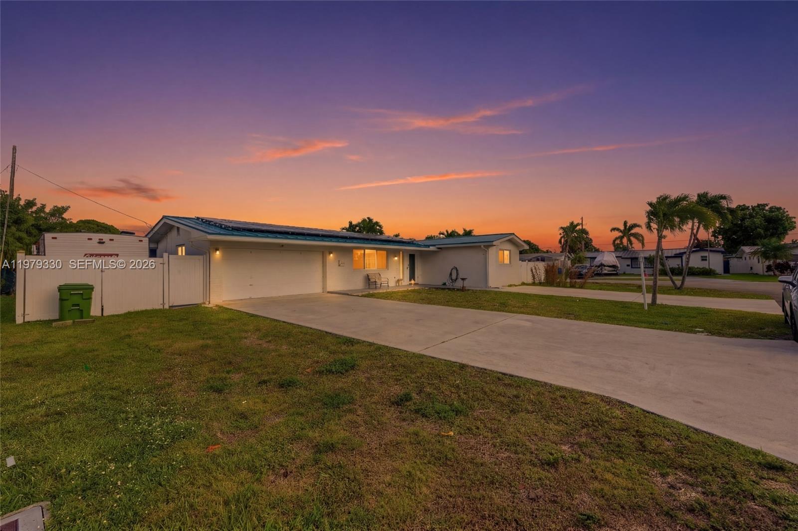 1101 NW 86th Ter Pembroke Pines, FL 33024