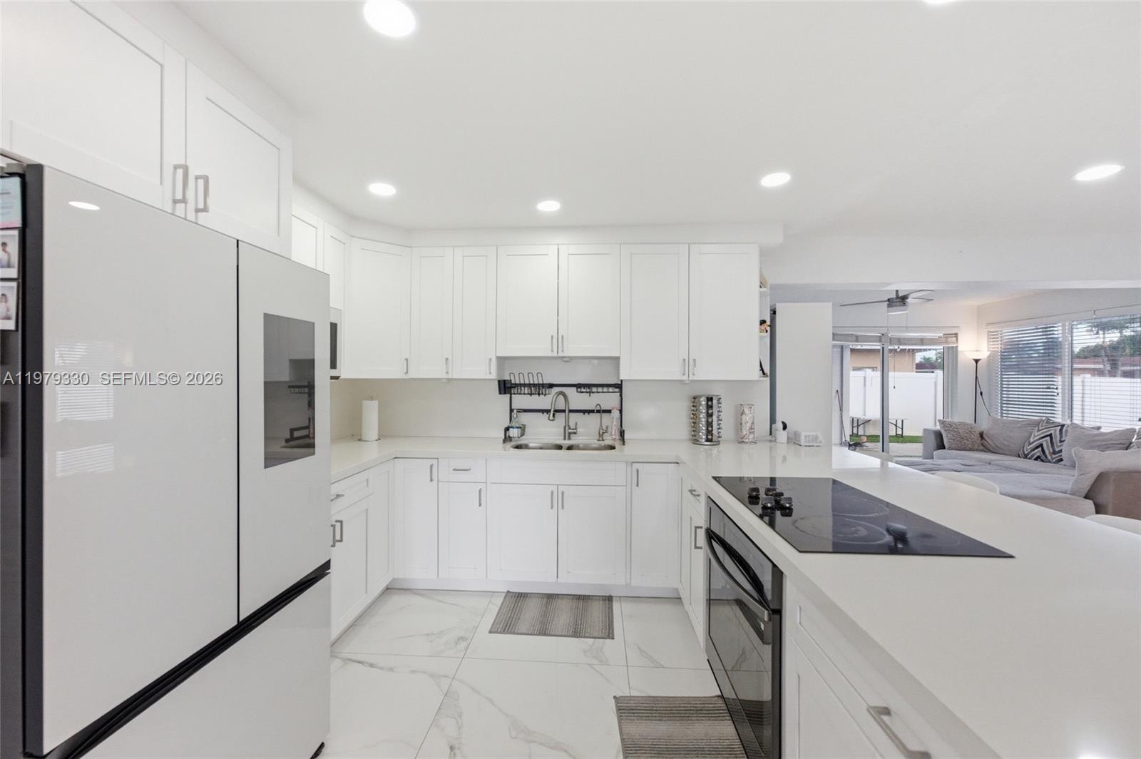 1101 NW 86th Ter Pembroke Pines, FL 33024