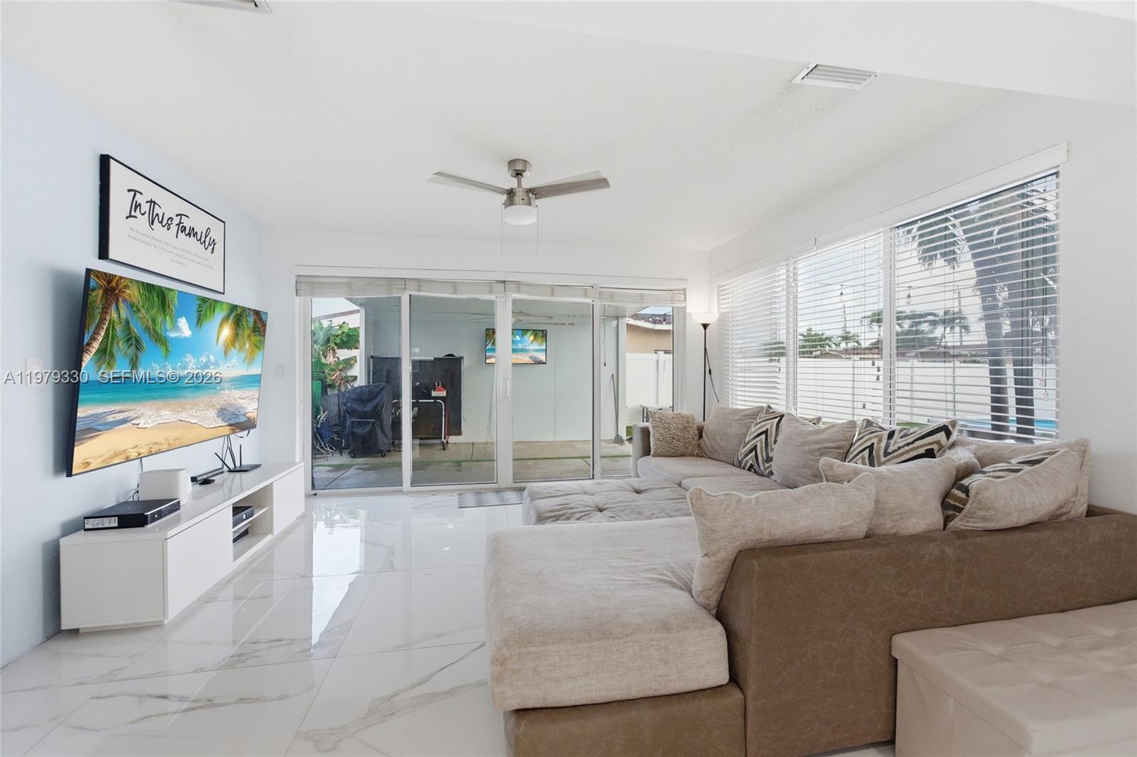 1101 NW 86th Ter Pembroke Pines, FL 33024