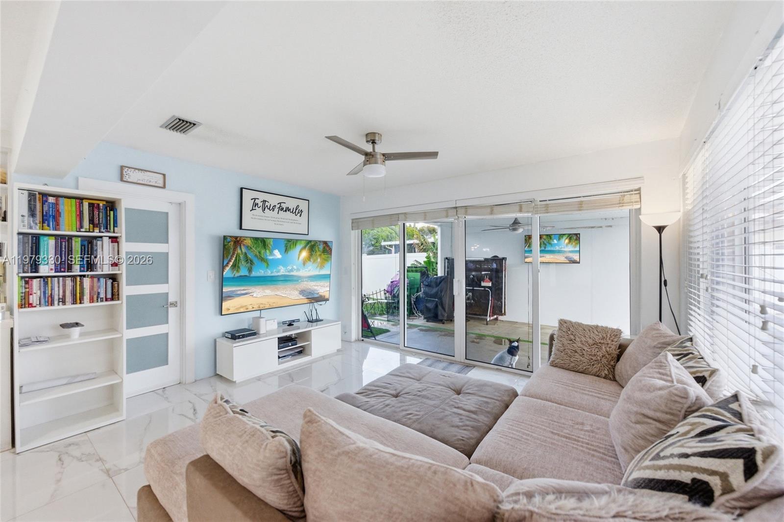 1101 NW 86th Ter Pembroke Pines, FL 33024