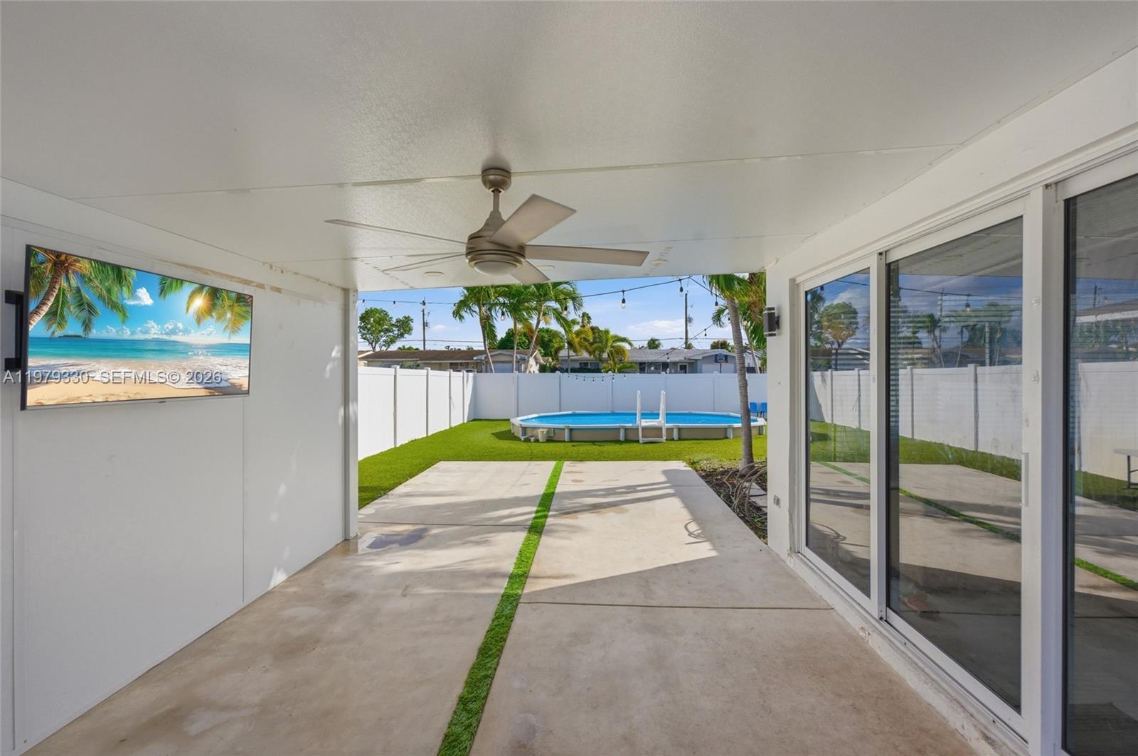 1101 NW 86th Ter Pembroke Pines, FL 33024